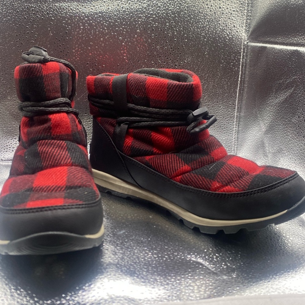 NWOT Sorel size 11 waterproof boot